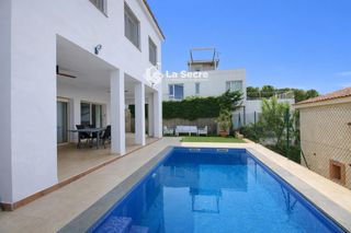 Chalet  Futbol. Casa a pacs del penedes amb piscina