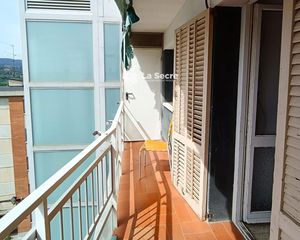 Appartement  Pedró. Pis de 3 habitacions amb balcó i ascensor a can carreras, martor
