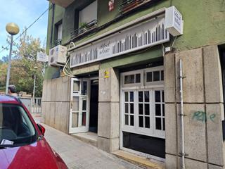 Local commercial à Calle fontetes 23. Local en venta  acondicionado bar