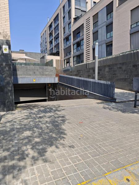 Foto edaea898-e4ba-49b8-93c6-499bb142f6f9. Aparcament cotxe a Parets del Vallès