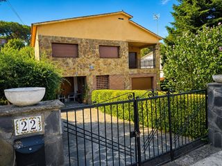 Haus  Carrer llinars. Chalet independente  can vila