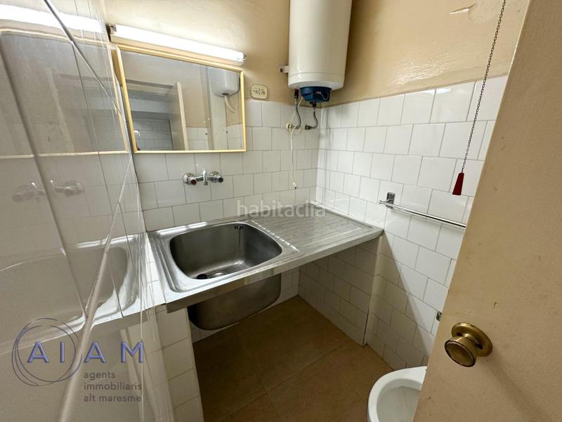 Foto a6a21b2b-4cd6-47d8-bb60-1a884d82a2a3. Casa  y local comercial en el centro en Tordera Tordera