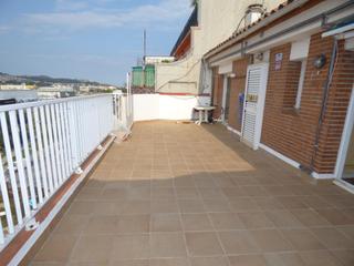 tic a Poblenou. tico con terraza en poblenou