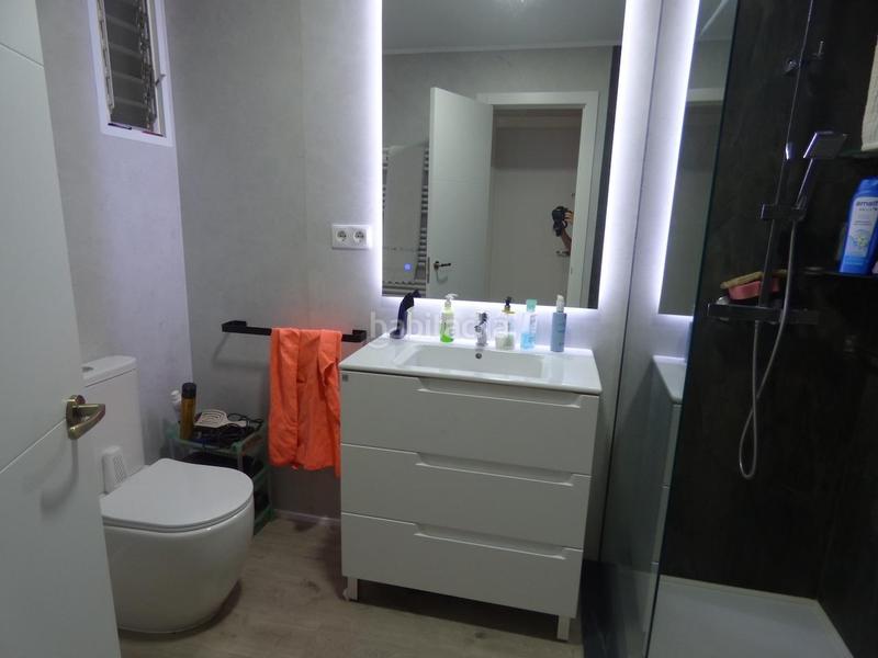 Foto c3106d89-433e-4737-b473-eb5edc87d51b. Piso  reformado en el centro en Malgrat de Mar