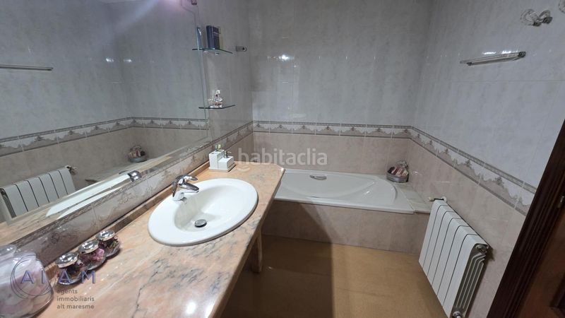 Foto c71a79d2-9439-4bfa-98f6-c76547b64eed. Casa adossada amb aparcament a Tordera Tordera