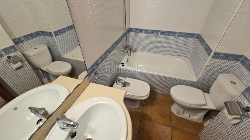 Foto f6fa5607-be4a-4d74-9fa8-5a19df02c1a0. Pis amb calefacció aparcament a Centre Pineda de Mar