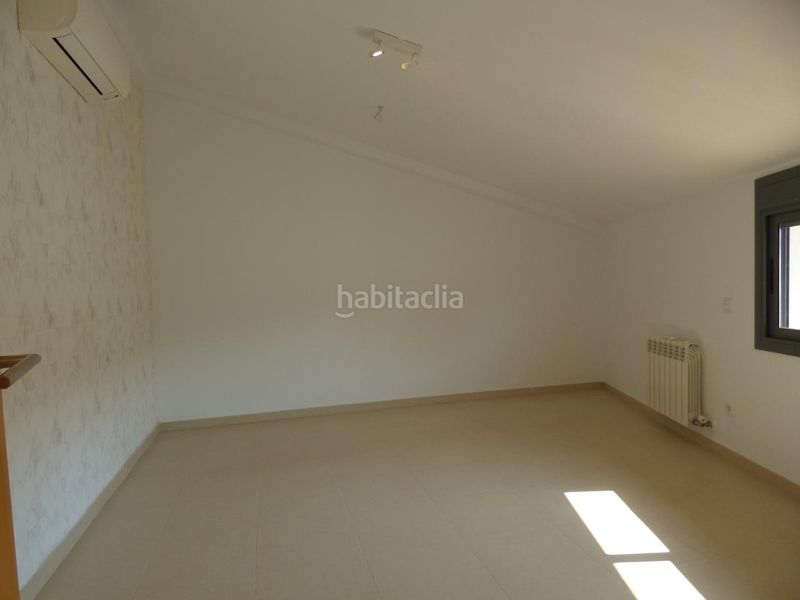 Foto 326f7a74-5684-4992-a8da-ed9ff15ee420. Dúplex amb calefacció aparcament a Malgrat de Mar
