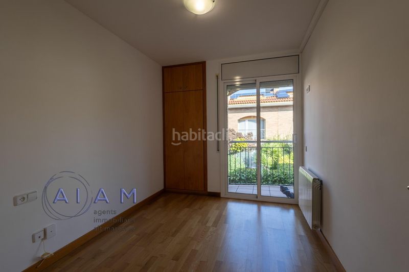 Foto 409e19e9-9abd-4759-bb30-8d0f114ebe76. Casa adossada amb aparcament a Santa Susanna
