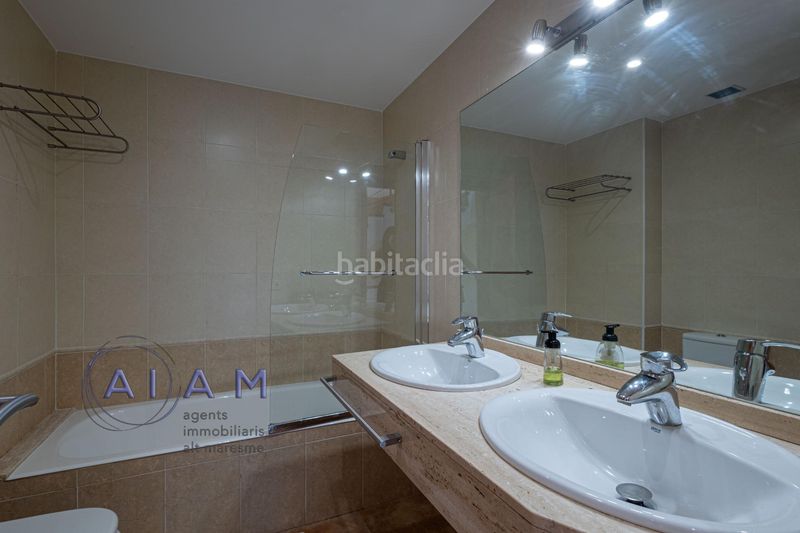 Foto c0e0f97c-1b52-4d21-9b6e-6f486857551d. Casa adossada amb aparcament a Santa Susanna