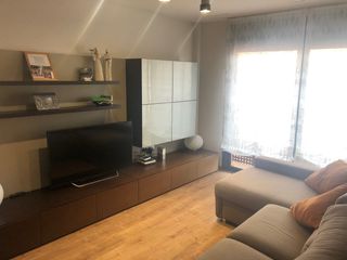 Rent Duplex in Carrer d'eugeni ferrer dalmau 24. Precioso dúplex muy luminoso en zona muy tranquila y bien comuni