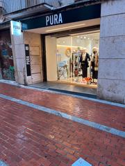 Lloguer Local Comercial a Carrer de la font vella 13. Precioso local en la mejor zona comercial y peatonal de la ciuda