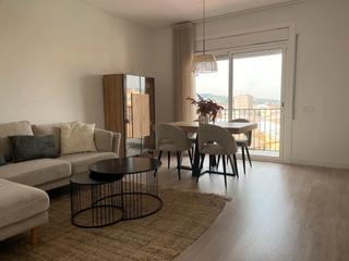 Flat in Carrer de topete 52. Precioso piso muy luminoso en inmejorable ubicación: consta de u