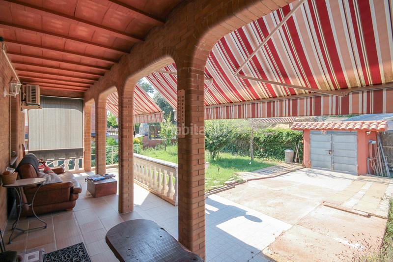 Foto 6e3eb4e4-cd80-4f17-8bc9-df01fbfbf764. Chalet en camí can sadurní 40 preciosa casa, muy luminosa y con muchas posibilidades. en Begues