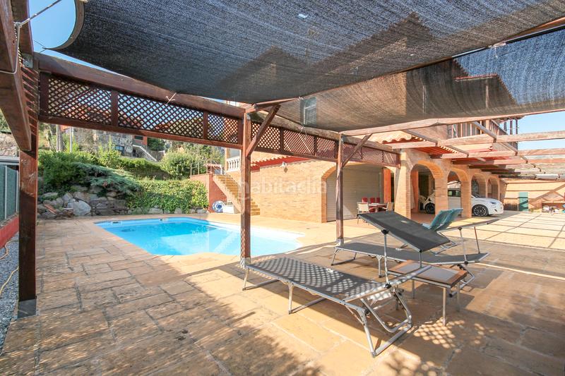 Foto d1728f1a-3346-4830-b0d2-28508f9f7024. Chalet en camí can sadurní 40 preciosa casa, muy luminosa y con muchas posibilidades. en Begues