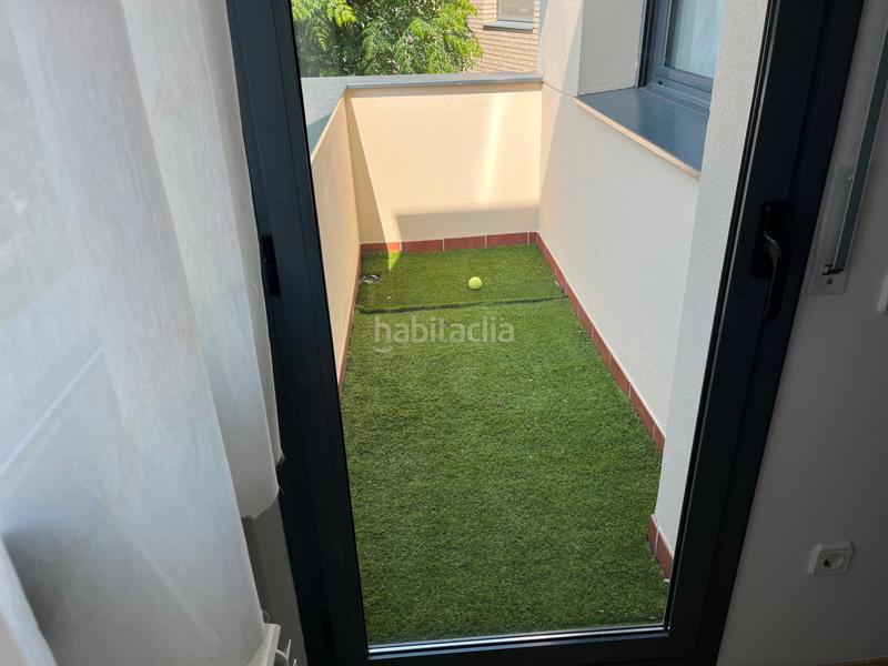 Foto 2f1905e3-a72a-4867-90eb-b75c8c3c0fcb. Casa adosada en carrer de la gardènia 13 preciosa casa, muy luminosa: salón-comedor, cocina, 5 habitaciones, 4 baños, terrazas, pk y z.comunitaria con piscina en Torredembarra