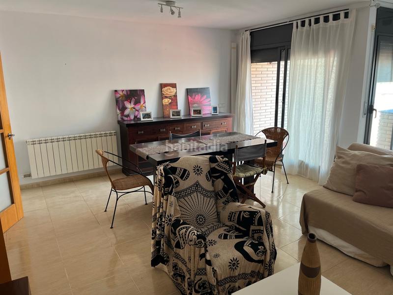 Foto ab65294b-18c4-457d-9d7b-86466a8df931. Casa adosada en carrer de la gardènia 13 preciosa casa, muy luminosa: salón-comedor, cocina, 5 habitaciones, 4 baños, terrazas, pk y z.comunitaria con piscina en Torredembarra