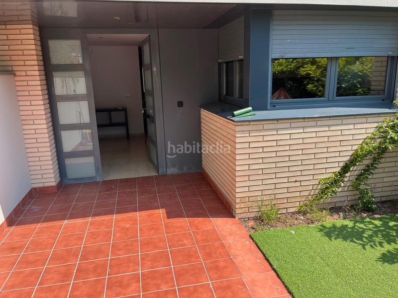 Foto ea5afeaf-5699-4e4e-b5ef-dcdf1d78a3b9. Casa adosada en carrer de la gardènia 13 preciosa casa, muy luminosa: salón-comedor, cocina, 5 habitaciones, 4 baños, terrazas, pk y z.comunitaria con piscina en Torredembarra