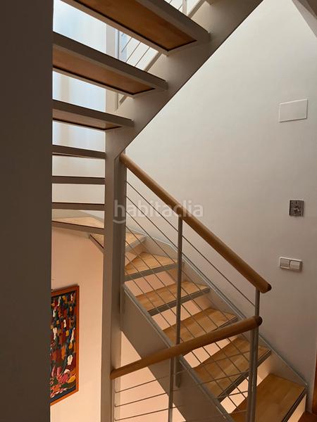 Foto f453e136-3812-457e-badc-02e0f0536dc8. Casa adosada en carrer de la gardènia 13 preciosa casa, muy luminosa: salón-comedor, cocina, 5 habitaciones, 4 baños, terrazas, pk y z.comunitaria con piscina en Torredembarra