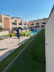 Casa adossada a Carrer de la gardnia 13. Preciosa casa, muy luminosa: saln-comedor, cocina, 5 habitacion