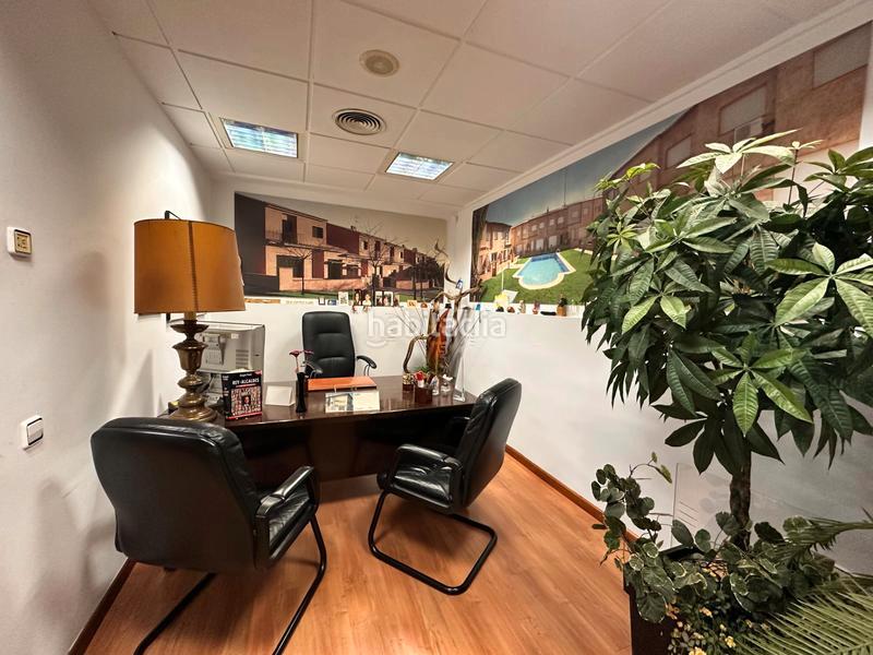 Foto c0c9f655-283a-4a69-90bc-06d19b69d41b. Oficina a carrer de bacardí 3 a Sants-Badal Barcelona