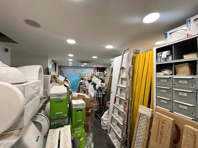 Foto da59a5f4-f34c-4e15-8f6e-55c3edd40bd1. Oficina a carrer de bacardí 3 a Sants-Badal Barcelona