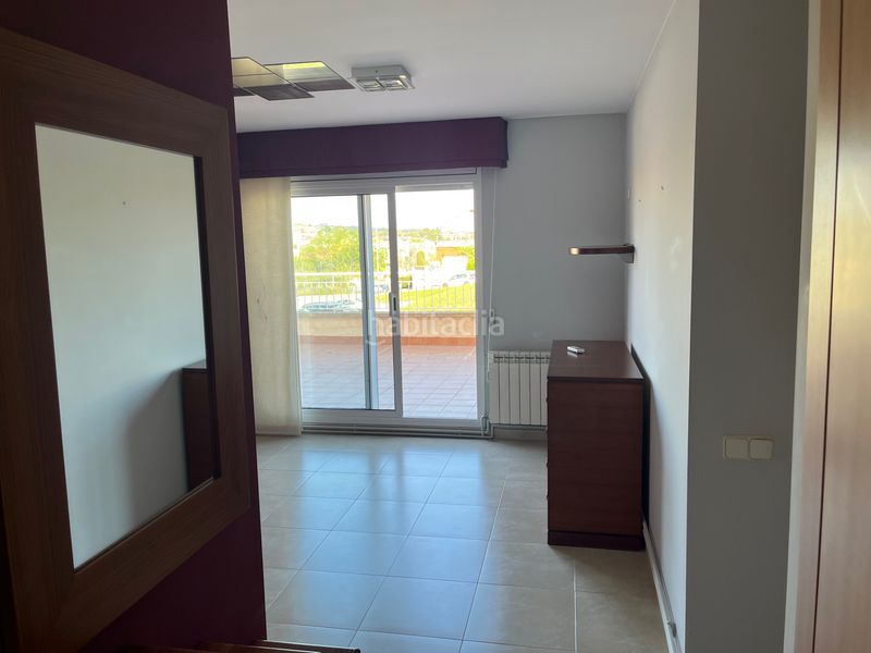 Foto 42bbfa64-9df5-435b-b001-845bbeccb292. Casa aparellada amb calefacció aparcament a Ullastrell