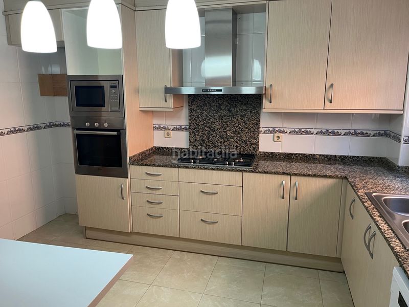 Foto 5d24f293-1ef5-4e58-bd66-5a2c95e6e84a. Casa aparellada amb calefacció aparcament a Ullastrell