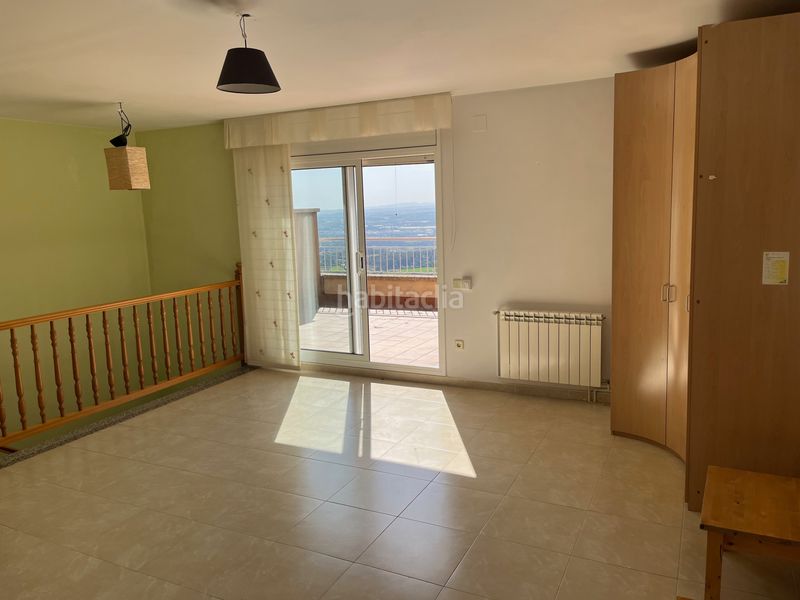 Foto d6acb8e3-efa4-4f53-b41e-f53418ed5d15. Casa aparellada amb calefacció aparcament a Ullastrell