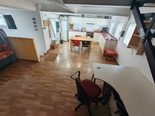 Loft  Carrer de la parellada. Finca en inmejorable ubicación: muchas posibilidades.