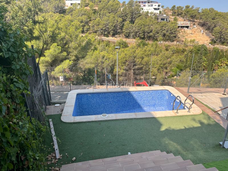 Foto c92fef32-72da-491d-8d5f-41a7f5aa8842. Casa a schiera in carrer montrodo 14 in Mas Alba Sant Pere de Ribes