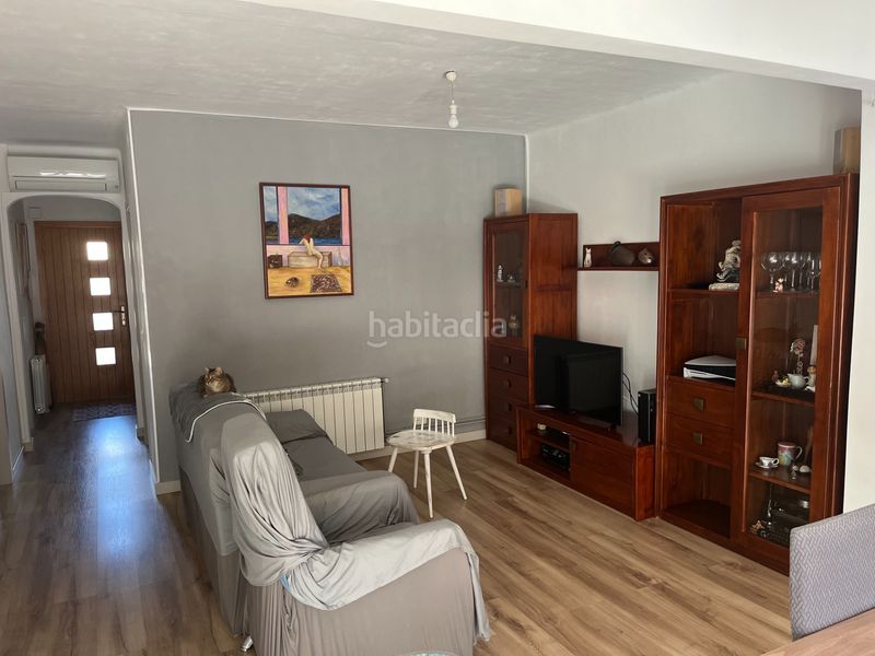 Foto 1d0b51ae-fcda-418a-baa0-699b13ee4221. Casa adossada amb calefacció aparcament a Masquefa