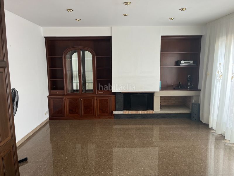 Foto c7ac9299-d6c9-4d52-b1a1-0bdb8a46b77b. Alquiler casa en carrer de sant pau 8 preciosa casa muy bien ubicada con posibilidad de entregar vacía y/o amueblada. en Castellar del Vallès