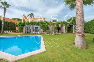 Chalet in Avinguda Platges de s'Agaró