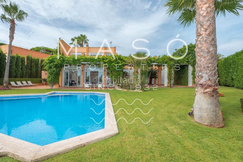 Foto c4dc9485-b8ac-4f06-8af1-40323420a06d. Chalet con camino riscaldamento parcheggio piscina in S´Agaró