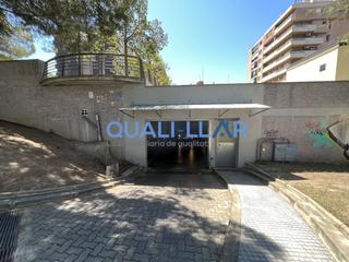 Aparcament cotxe  Carrer de la constituci. Parking can magins