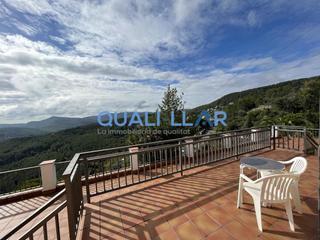 Casa  Carrer del bages. Vivienda unifamiliar en plena naturaleza