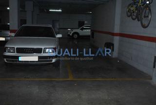Lloguer Aparcament cotxe  Comte de vilardaga. Parking en mas lluí