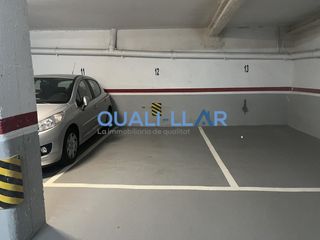 Lloguer Aparcament cotxe  Calle de josep ricart. Parking alquiler coche mediano