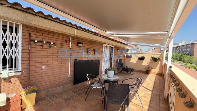 Foto ac230991-f0ca-4f24-8e96-ffe97701cf62. Zweistöckige wohnung mit heizung parking in Roses-Castellbell Sant Feliu de Llobregat