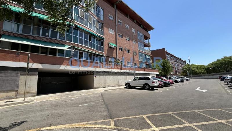 Foto b74c90e5-5c6d-4d33-bf07-c6a505bc192e. Alquiler parking coche plaza parking en alquiler en Sant Joan Despí