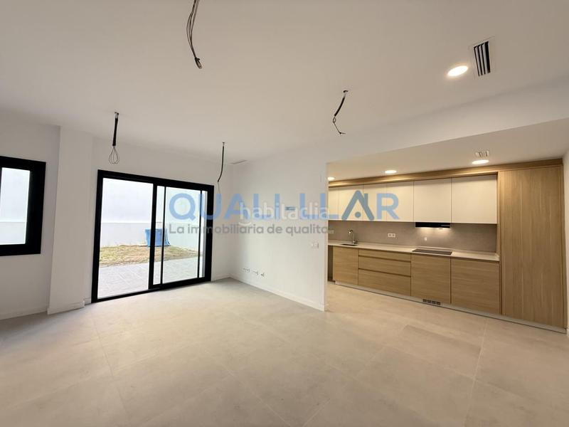 Foto f584ce26-e817-4661-82ab-eeb1ee124e8c. Piano terra con riscaldamento in Roses-Castellbell Sant Feliu de Llobregat