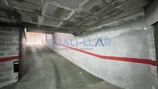 Location Parking voiture  Carrer de girona. Plaza de parking en alquiler