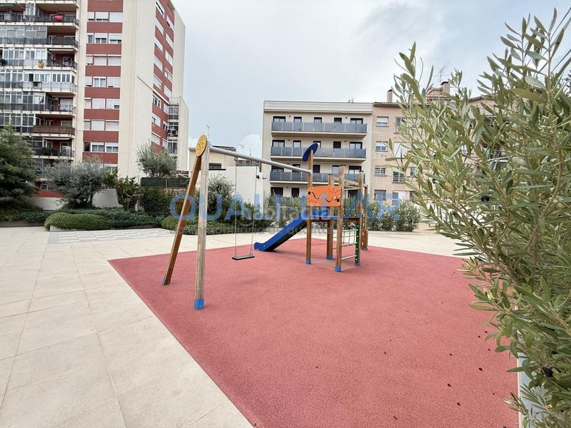 Foto 07b342ad-46d1-41db-bed5-1556a19b7fda. Dúplex amb calefacció aparcament piscina a Centre-Can Nadal Sant Feliu de Llobregat