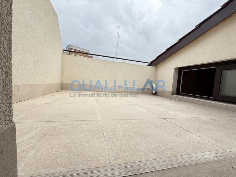 Foto 09a750c6-f457-4dbc-a276-e435cc960647. Dúplex amb calefacció aparcament piscina a Centre-Can Nadal Sant Feliu de Llobregat