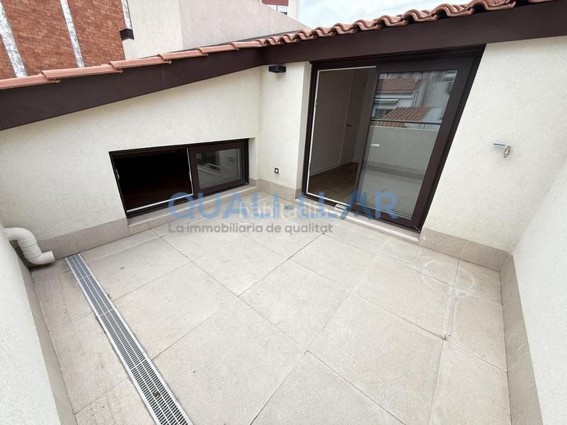 Foto 0b05056a-746f-446c-a275-f34f043e5a2d. Dúplex amb calefacció aparcament piscina a Centre-Can Nadal Sant Feliu de Llobregat