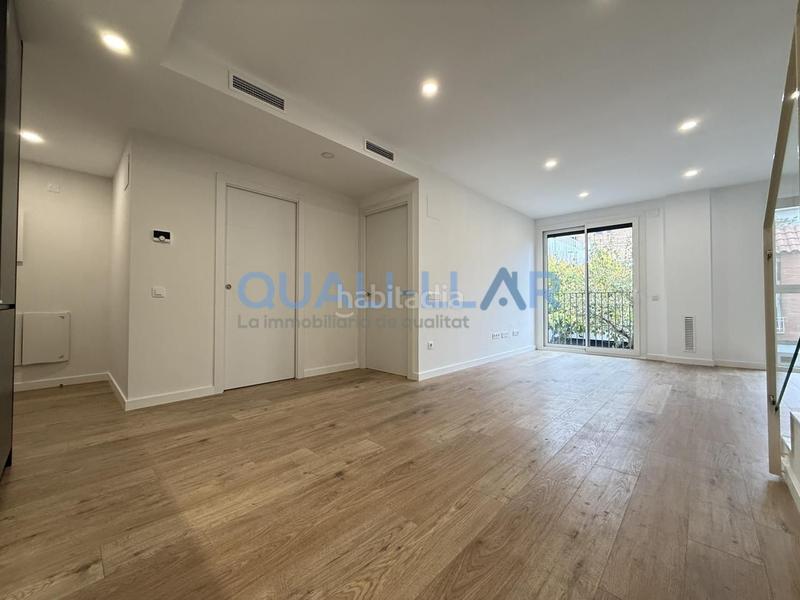 Foto 187f1f11-91b9-43a3-8acb-cb2415f06c16. Dúplex amb calefacció aparcament piscina a Centre-Can Nadal Sant Feliu de Llobregat