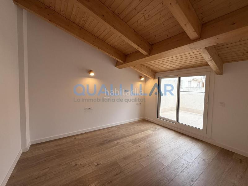 Foto 30e01d70-ff00-44cc-9ac3-11e1deaede2a. Dúplex amb calefacció aparcament piscina a Centre-Can Nadal Sant Feliu de Llobregat