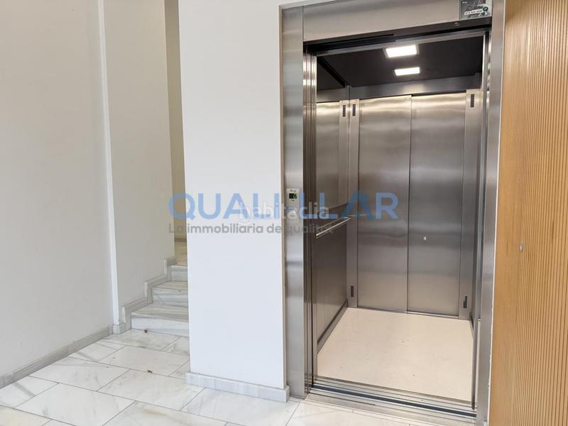 Foto 33bb9519-7110-4f84-97e1-56f5cbbcf339. Dúplex amb calefacció aparcament piscina a Centre-Can Nadal Sant Feliu de Llobregat