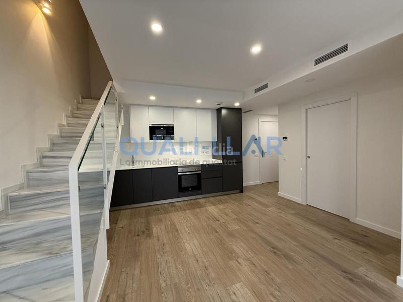 Foto 62d32819-92d5-4e0e-b109-8b3584c8afdc. Dúplex amb calefacció aparcament piscina a Centre-Can Nadal Sant Feliu de Llobregat