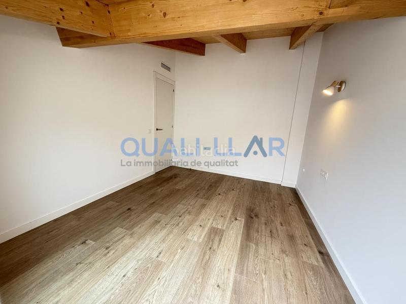 Foto 68cb2c8a-8d7f-467c-9e80-5302575cd60f. Dúplex amb calefacció aparcament piscina a Centre-Can Nadal Sant Feliu de Llobregat